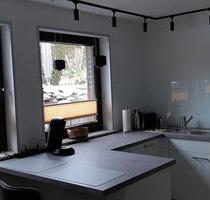 Helle Souterain-Wohnung voll möbliert (BJ 2022) auch zu sofort - Giesen