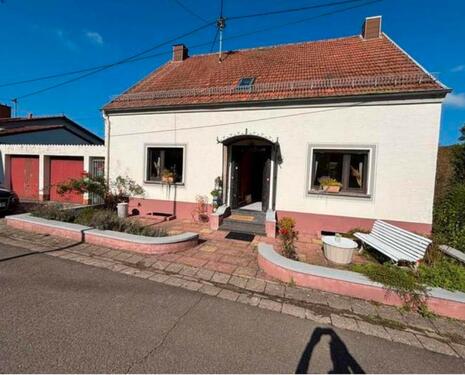 Foto - Großes EFH in ruhiger Lage - Überroth-Niederhofen