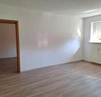 Helle Wohnung 3 Zimmer, Küche u. Bad in Schierling