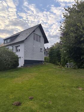 Foto - Haus mit 3 Garagen und Garten - 279.000,00 EUR Kaufpreis,