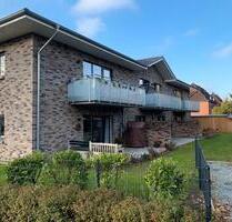 Husum: 3 Zimmer Wohnung 85 qm Balkon Carport