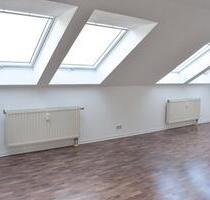 Loftartige Dachgeschosswohnung - 3 Zimmer - Aufzug - Plauen Altstadt