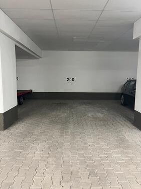 Foto - Parkplatz (Großraum) in Tiefgarage