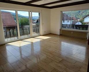 Helle 4-Zimmer Wohnung mit Süd-Balkon in Dorfprozelten