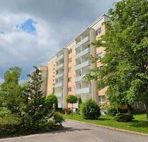 Wohnen mit Service - 1,5 Raum Wohnung mit Balkon und Fahrstuhl - Kirchberg Wohnen mit Service - 1,5 Raum Wohnung mit Balkon und Fahrstuhl - Kirchberg