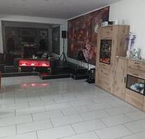 Geräumige, modernisierte 2,5-Zimmer-Wohnung in Duisburg
