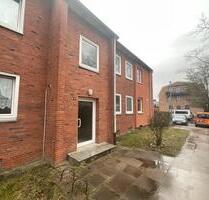 Frisch renovierte 2,5 Zimmer-Wohnung im Hochparterre - Reinbek