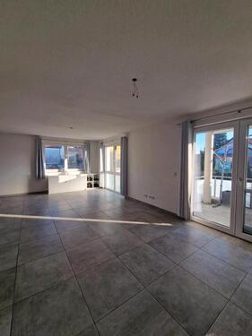 Foto - Moderne helle 4-Zimmer-Wohnung mit Garten und Balkon in Sinning