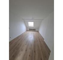 Gemütliche Dachgeschosswohnung in Sanierung – ideal für 2 Personen in ruhiger Lage von Gladbeck