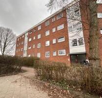 Frisch renovierte 2,5 Zimmer-Wohnung mit Balkon im Hochparterre - Lübeck Sankt Lorenz Nord