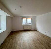 Barrierefreie 2-Zimmer-Wohnung mit Garagen-Stellplatz in Lam