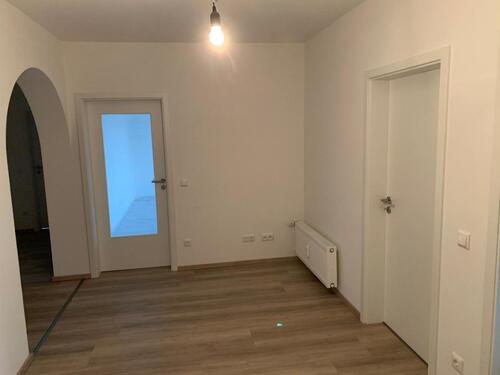 Foto - Moderne schöne Wohnung mit 5 Zimmern und Südbalkon Schwarzenfeld