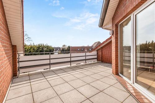 Foto - Renovierte 3-Zimmer-Wohnung mit großer Dachterrasse & neuer Küche