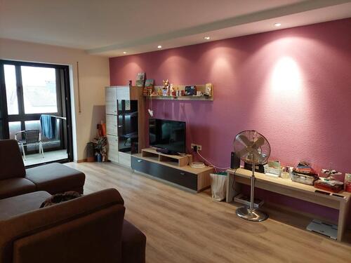 Foto - Attraktive 3-Zimmer-Wohnung mit verglastem Balkon – möbliert und
