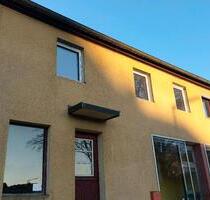 Haus in Top Lage zu verkaufen - 280.000,00 EUR Kaufpreis, in Roßtal (PLZ: 90574)
