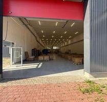 Moderne Lagerfläche: ca. 660 m² - Höhe ca. 6,8 m - Laderampe - Nahe deutscher Grenze - Selb