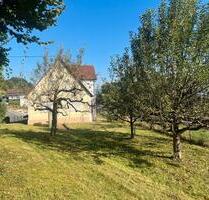 Schönes Zweifamilienhaus in Wannweil mit Garten