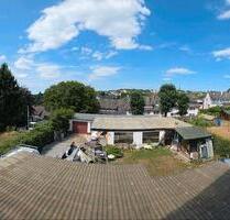 Mehrfamilienhaus mit großem Garten und 5 Garagen - Remscheid