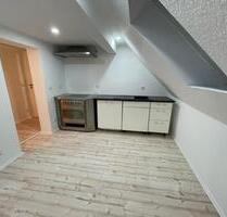 Hindenburgstr. 29 , 2. OG-Hochwertig sanierte Dachgeschosswohnung - Bad Königshofen im Grabfeld