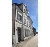 Gepflegte DG-Wohnung nahe der Schlossinsel (teils mit Seeblick) - Mirow