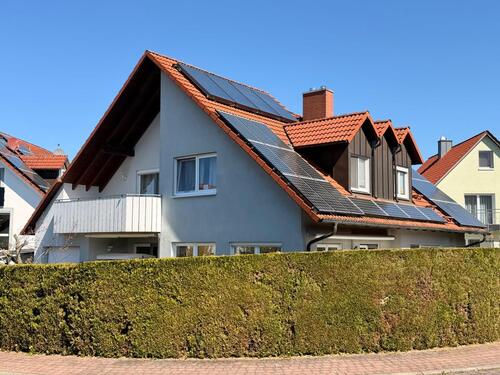 Foto - Sonnendurchflutetes Einfamilienhaus in Kürnach (EEK A, BJ 1998)