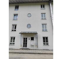 2 Zimmer Wohnung mit Einbauküche, Balkon, Speicher und Garage - Trostberg