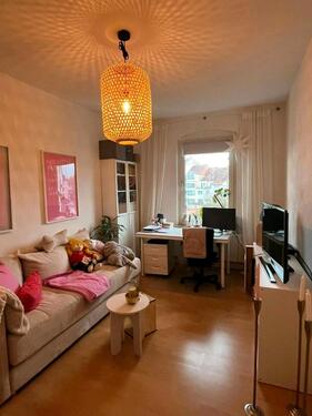 Foto - SCHÖNE 2 ZI.-WHG., BALKON, EBK, TOP WOHNLAGE SÜDSTADT