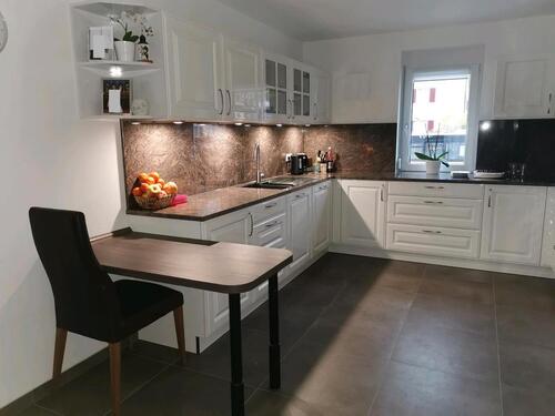 Foto - Mietwohnung mit 2 Parkplätzen - 1.800,00&nbsp;EUR Kaltmiete, ca.&nbsp; 109,00&nbsp;m&sup2;