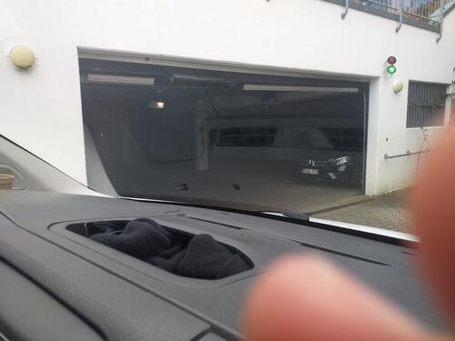 Foto - Tiefgaragenstellplatz zu vermieten