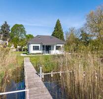 Wassergrundstück + Bootssteg: Vollmöbliertes Designrefugium auf ca. 1.340 m² am KalkseeWoltersdorf