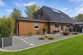 Foto - gepflegtes Einfamilienhaus mit Doppel-Carport und Nebengebäude