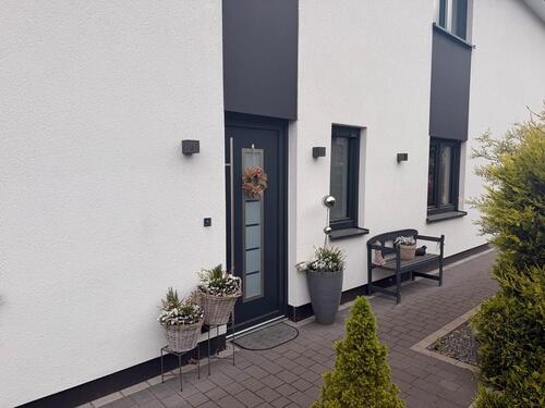 Foto - Moderne möblierte EG-Wohnung mit Terrasse Wohnen auf Zeit