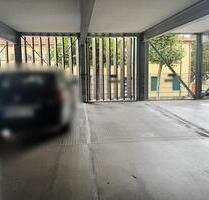 Stellplätze im Parkhaus in Bamberg am Standort Lichtenhaidestraße 10 mit mod. Aufzug zu vermieten.