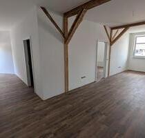BARRIEREFREIE 2‑RAUM‑WOHNUNG MIT STELLPLATZ & SEPARATEM EINGANG IN - Bad Salzungen