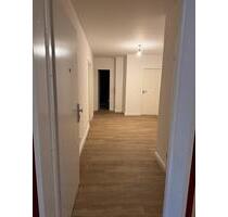 Frisch sanierte 4 Zimmerwohnung - Stapelfeld