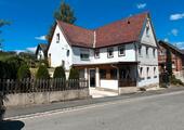 Foto - Haus Einfamilienhaus mit Scheune, Carport und großer Pergola