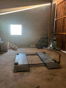 Foto - Stellplatz Hebebühne 3000kg Garage