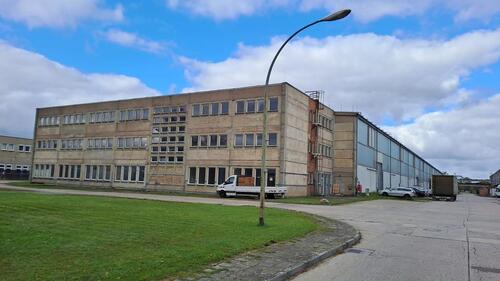 Foto - Große Gewerbehalle in Bernau bei Berlin – teilbar, 247 Zugang