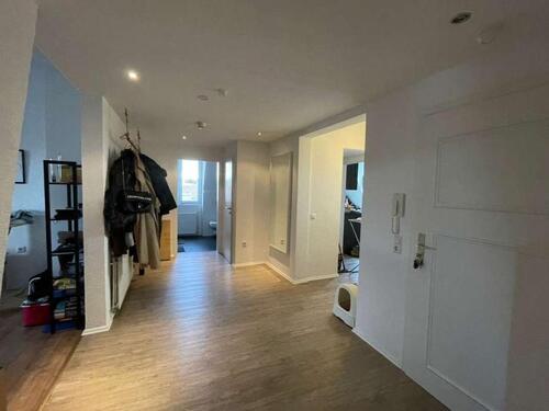 Foto - kernsanierte 3-Zimmer-Dachgeschosswohnung mit Dachterasse und EBK