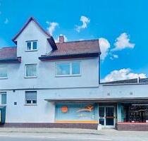 Große Wohnung (230qm) Stellplätze, Balkon, Zentrum - Neukirchen