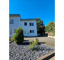 Moderne DHH in traumhafte Lage - 485.000,00&nbsp;EUR Kaufpreis, ca.&nbsp; 180,00&nbsp;m&sup2; in Heinsberg (PLZ: 52525)