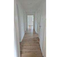 Erstbezug nach Sanierung lichtdurchflutete 3.5 Zi DG-Wohnung - Neusorg