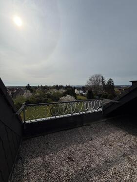Foto - lichtdurchflutete DG-Wohnung mit Südwest Balkon zu vermieten