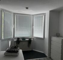 1-Zimmer-Wohnung (möbliert, Aufzug, TG-Stellplatz) zur vermieten - Düsseldorf Stadtbezirk 8