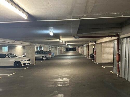 Foto - Großzügiger Tiefgaragenstellplatz in Mannheim Neuhermsheim