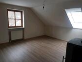 Foto - 3-Zimmer-DG-Wohnung - 650,00&nbsp;EUR Kaltmiete, ca.&nbsp; 80,00&nbsp;m&sup2;