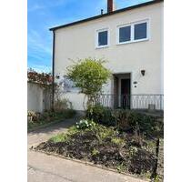 Ingolstadt: DHH in ruhiger Lage mit großem Garten