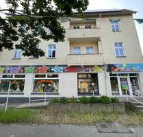 Ladengeschäft an Hauptverkehrsstraße mit Nebengelass und großem Parkplatz in Berlin Mahlsdorf