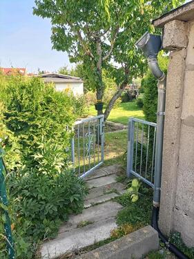 Foto - schöner großer Garten, perfekt zum entspannen