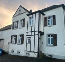 Haus mit großer Scheune in Gindorf - Badem